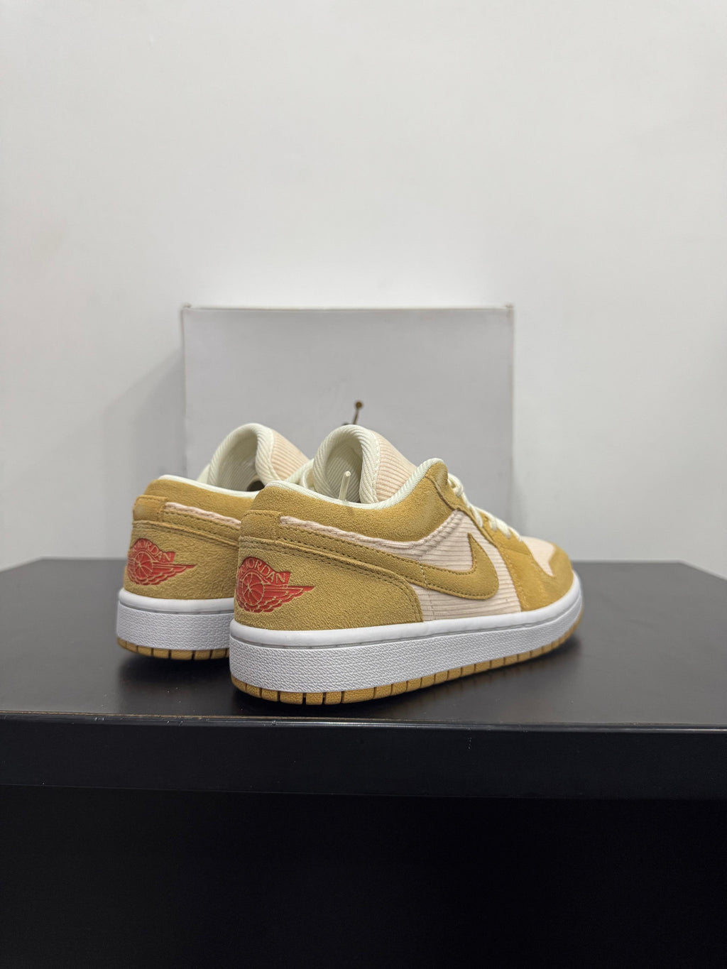 Jordan 1 Low SE marrón