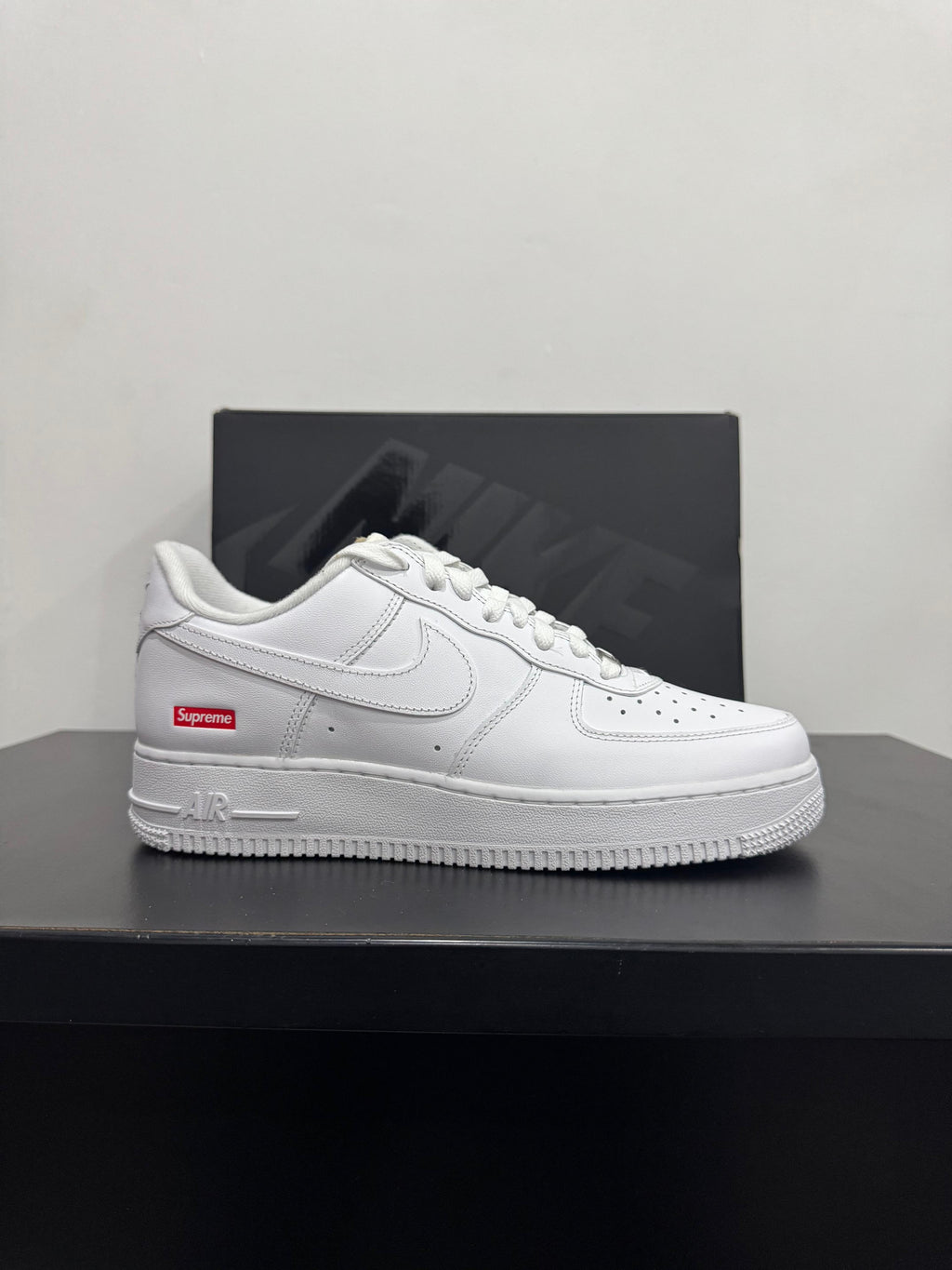 AF1 Supreme White