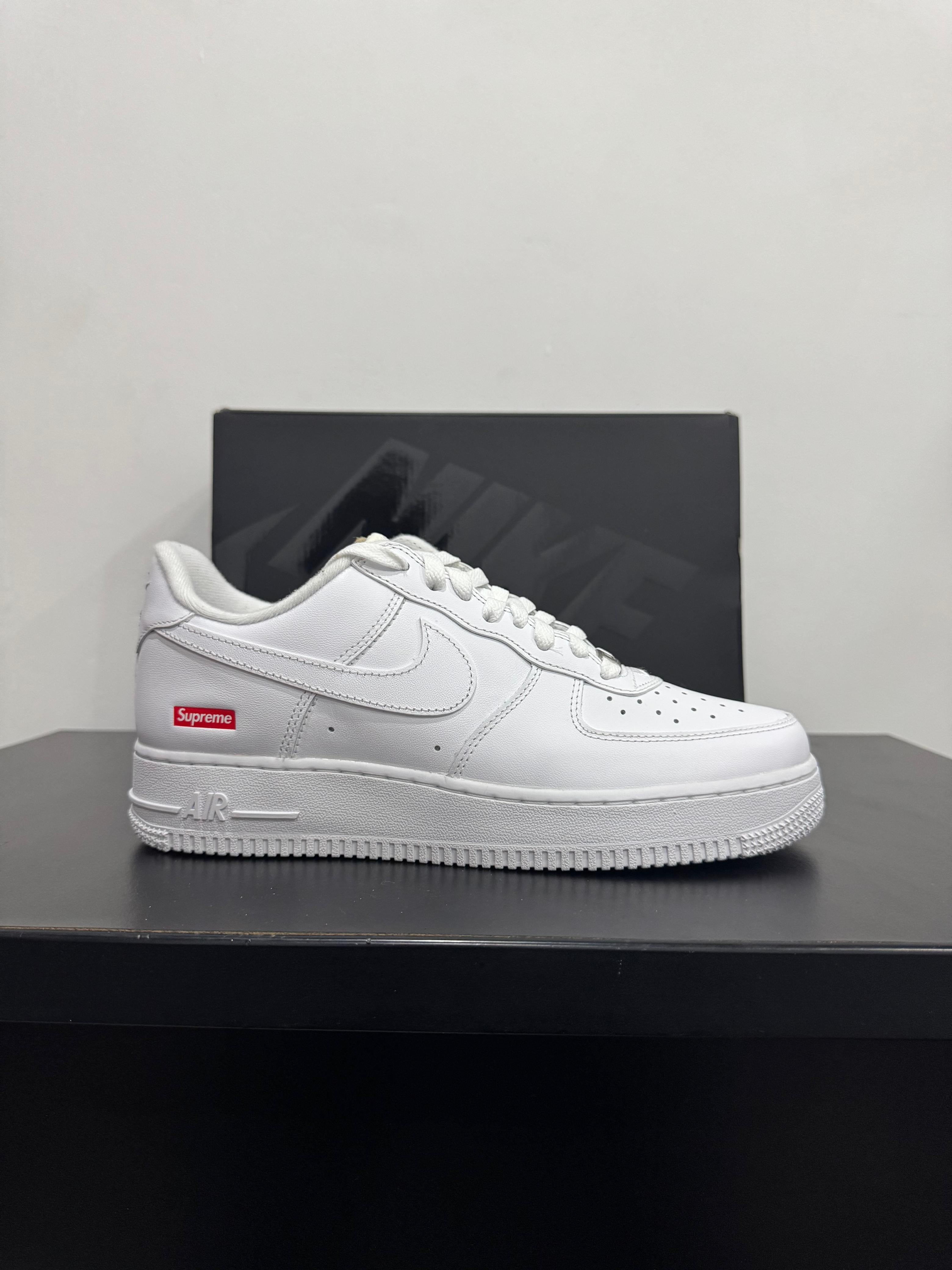 AF1 Supreme White