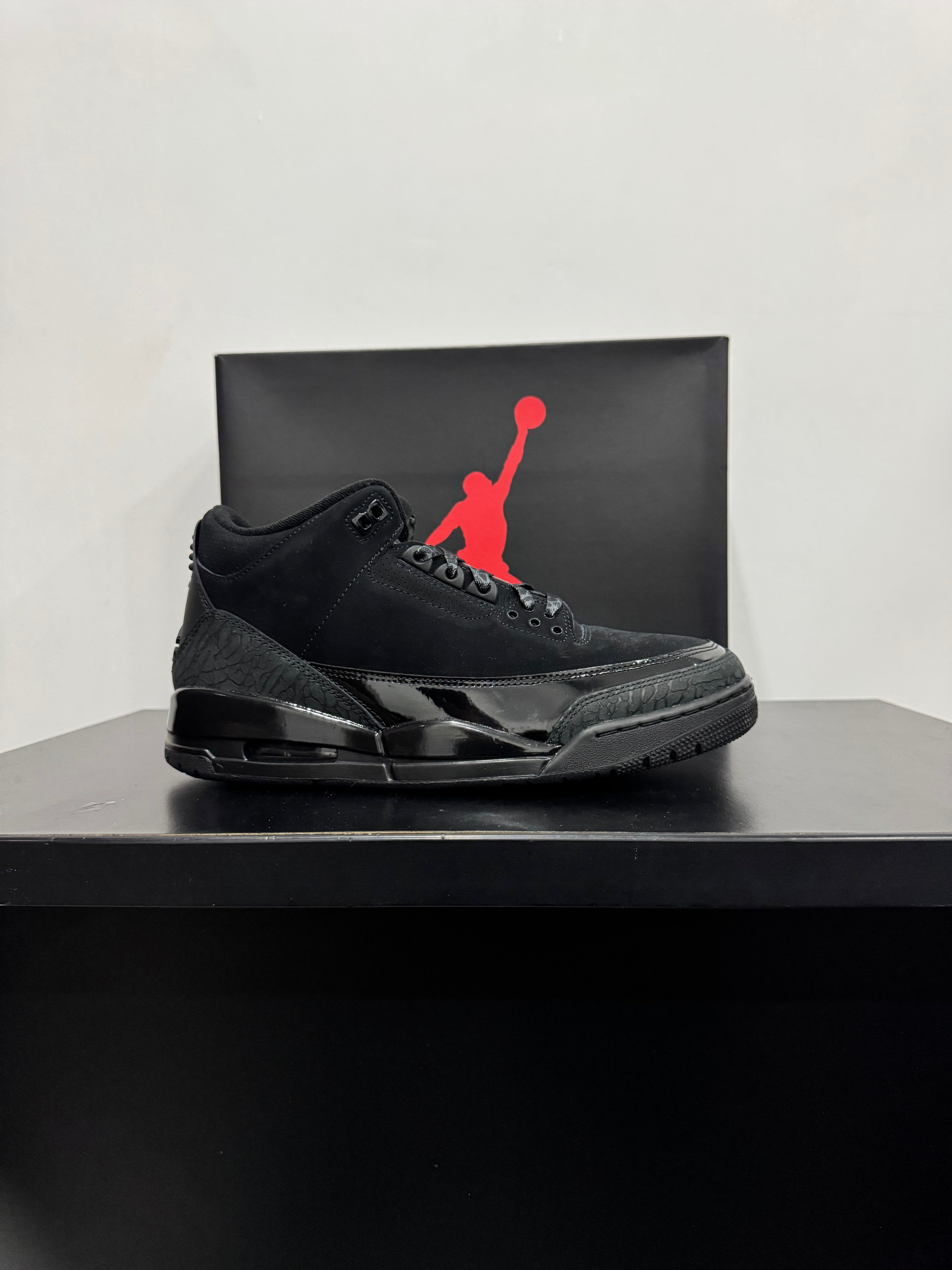 Jordan 3 Black Cat