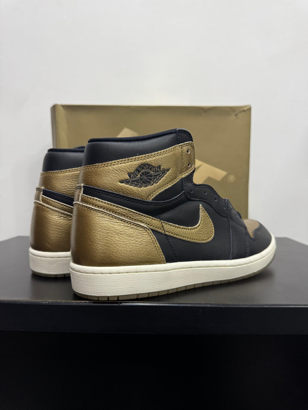 Jordan 1 High Black Gold