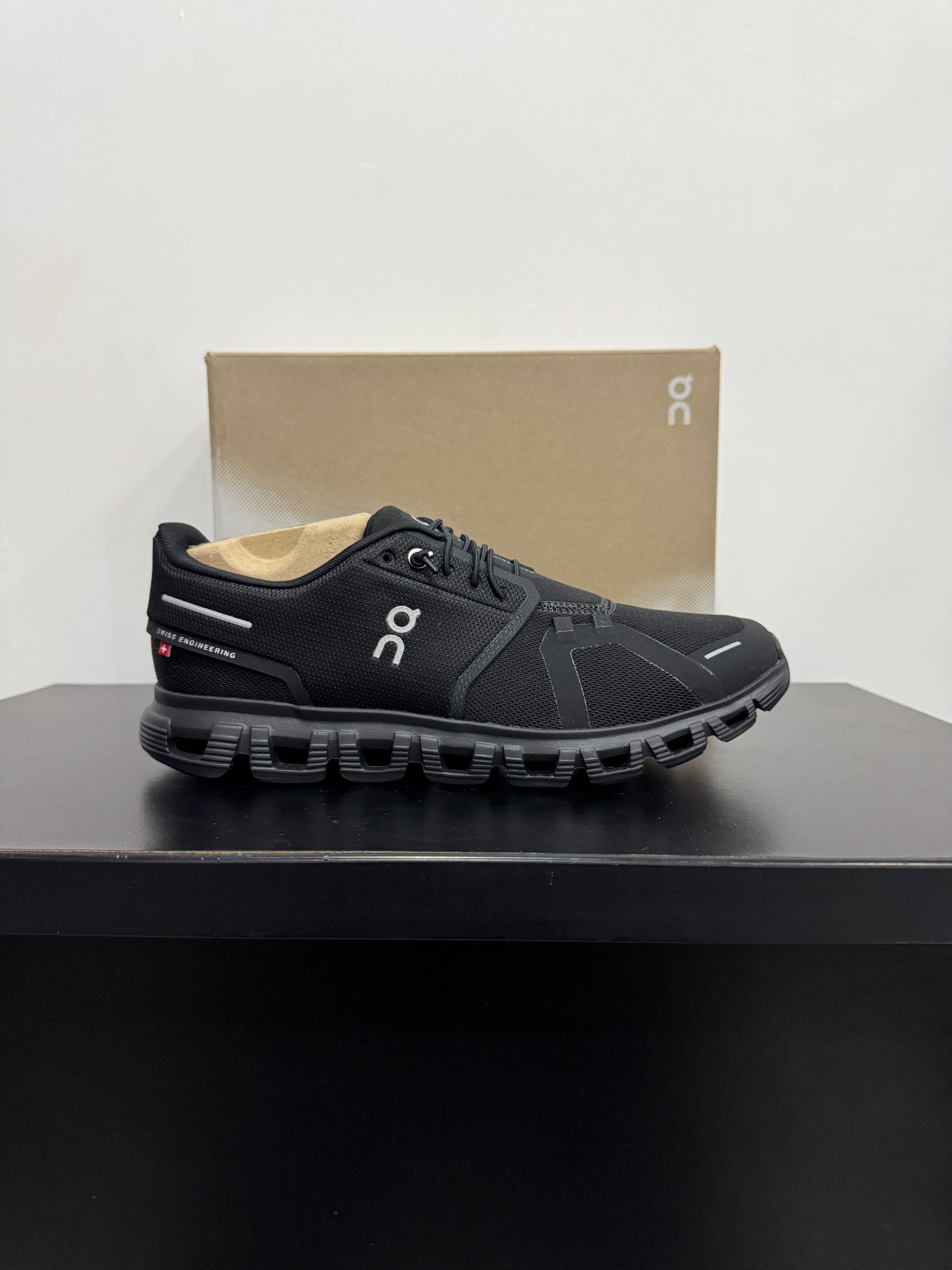On Cloud 6 Black