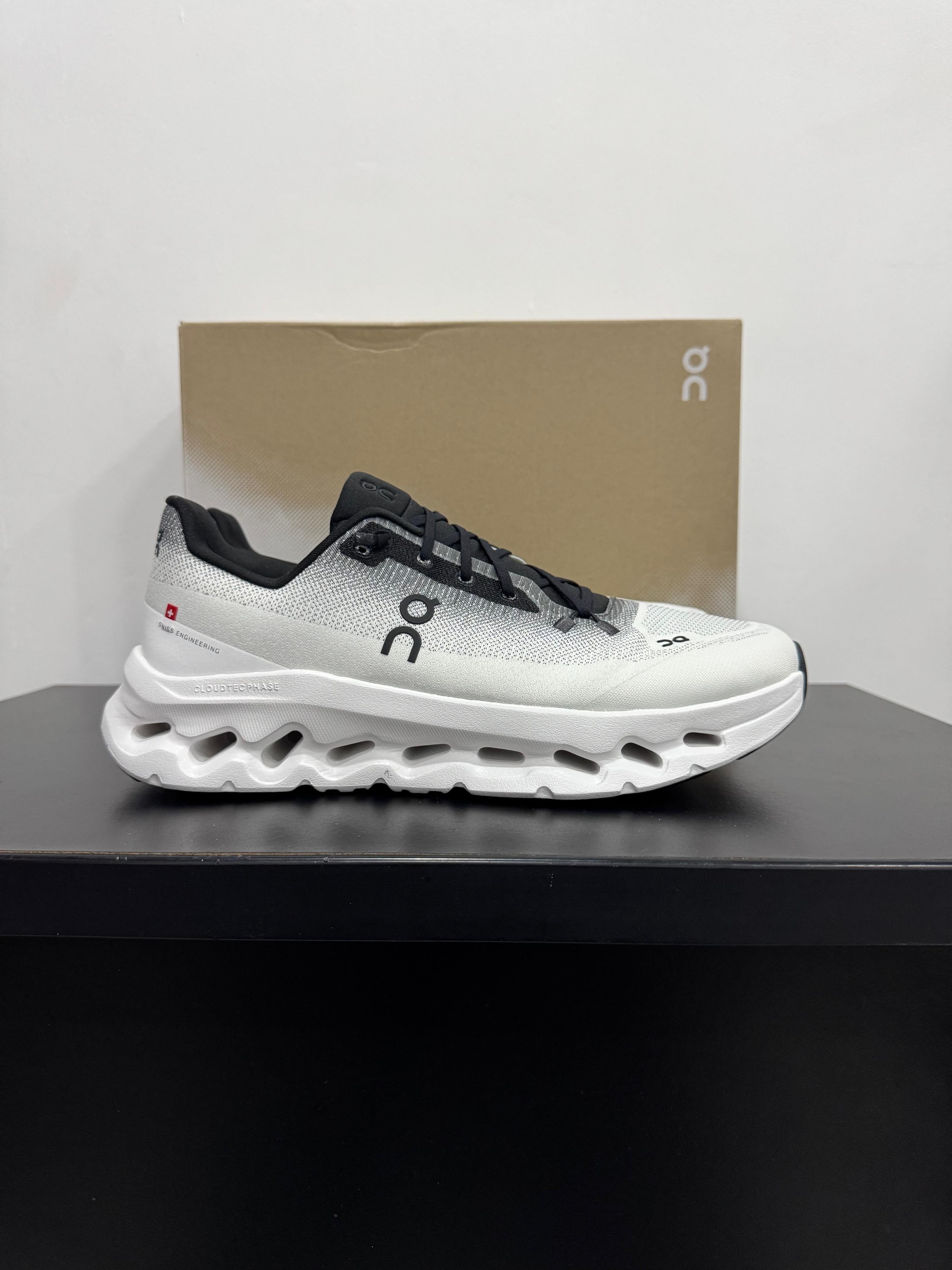 On Cloud tilt Black ivory