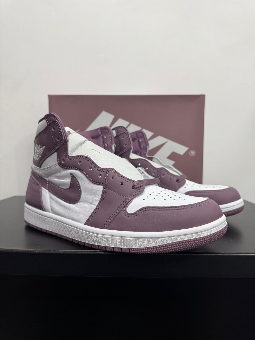 Jordan 1 High OG Muave