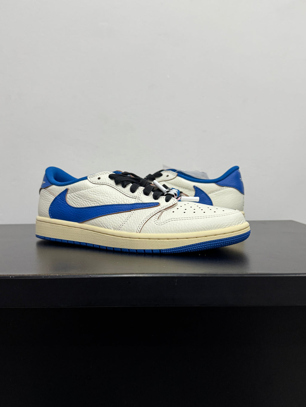 Jordan 1 Retro Low OG SP Fragment x Travis Scott Sail, azul militar