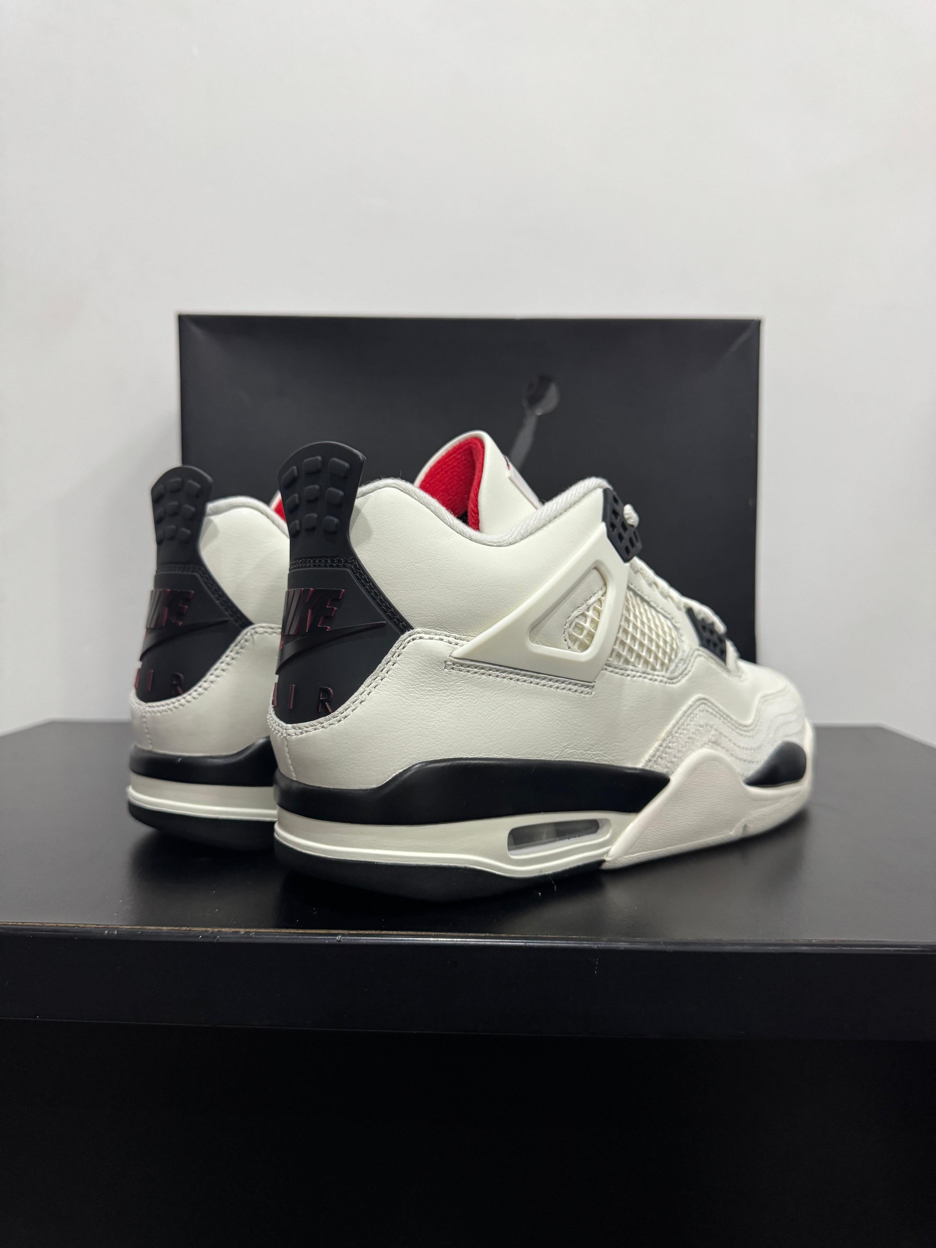 Jordan 4 Fly Club