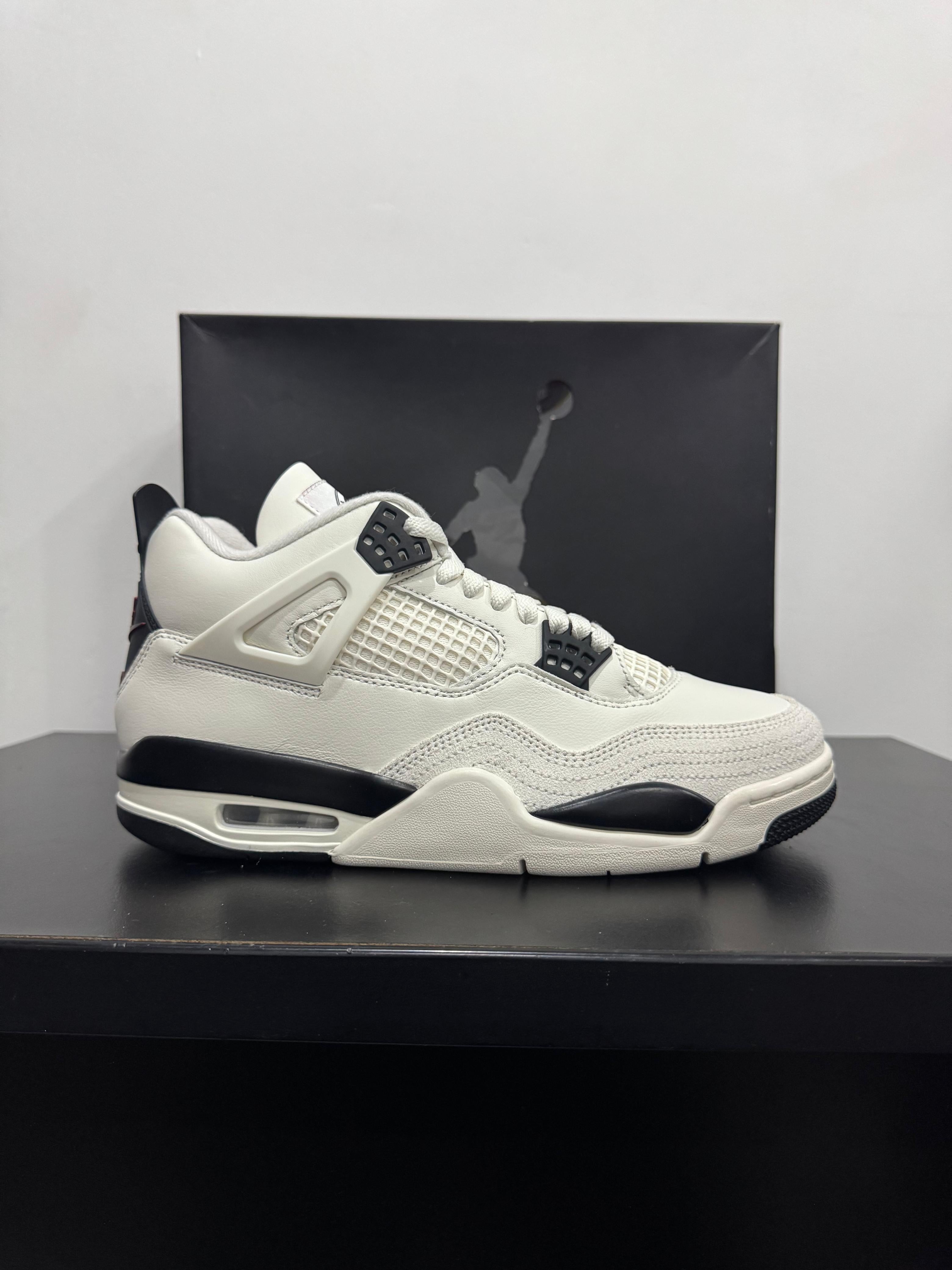 Jordan 4 Fly Club