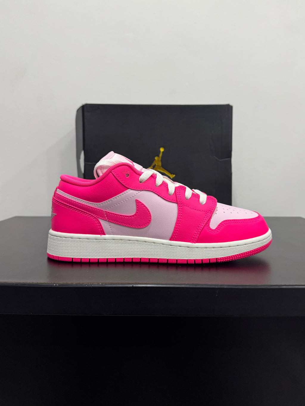 Jordan 1 Low Pink San Valentin