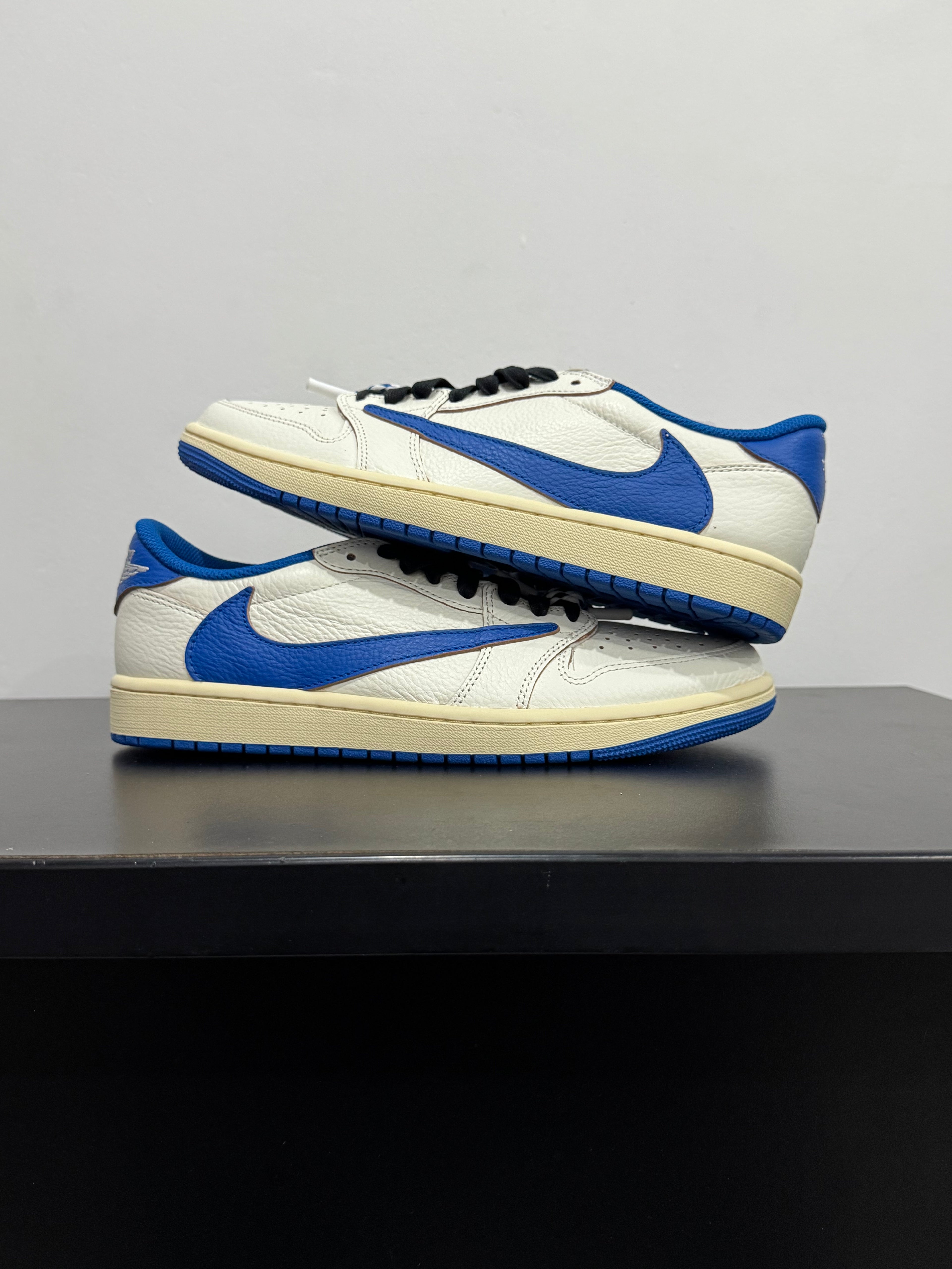 Jordan 1 Retro Low OG SP Fragment x Travis Scott Sail, azul militar