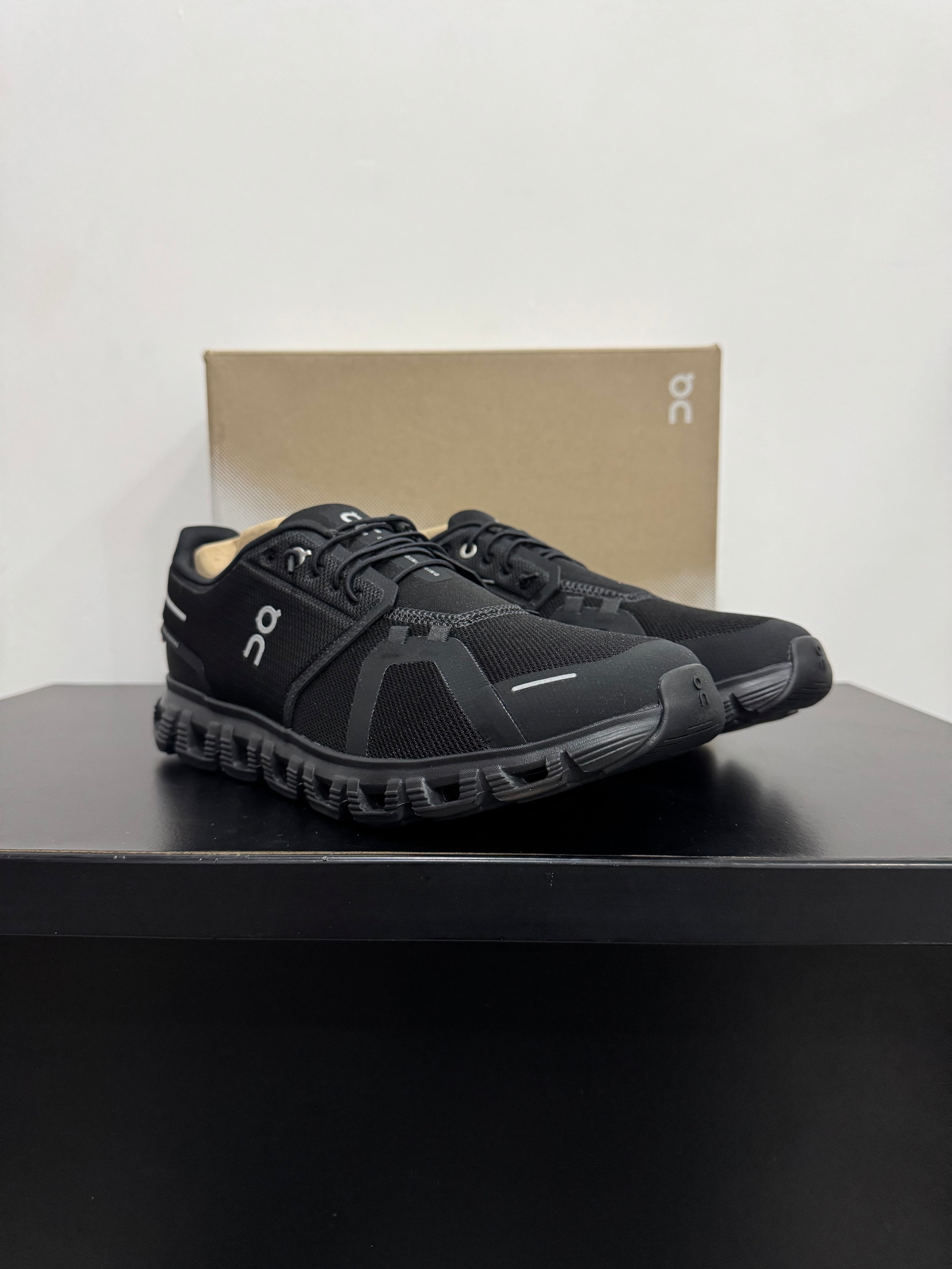 On Cloud 6 Black