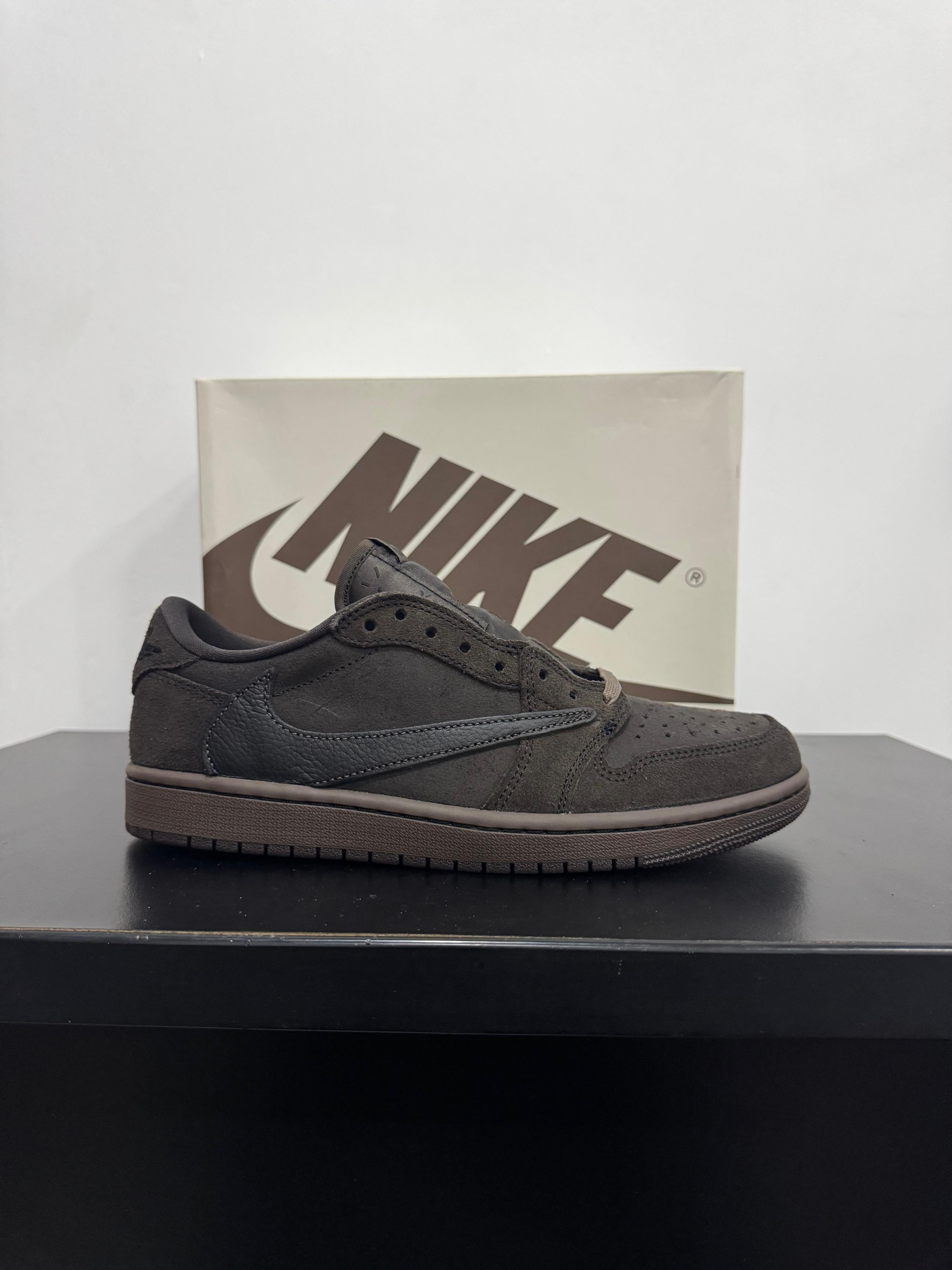 Jordan 1 Retro Low OG SP Travis Scott Velvet