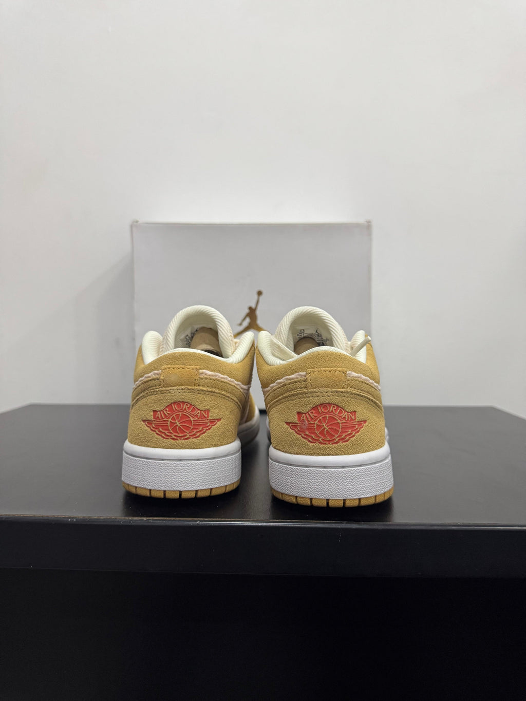 Jordan 1 Low SE marrón