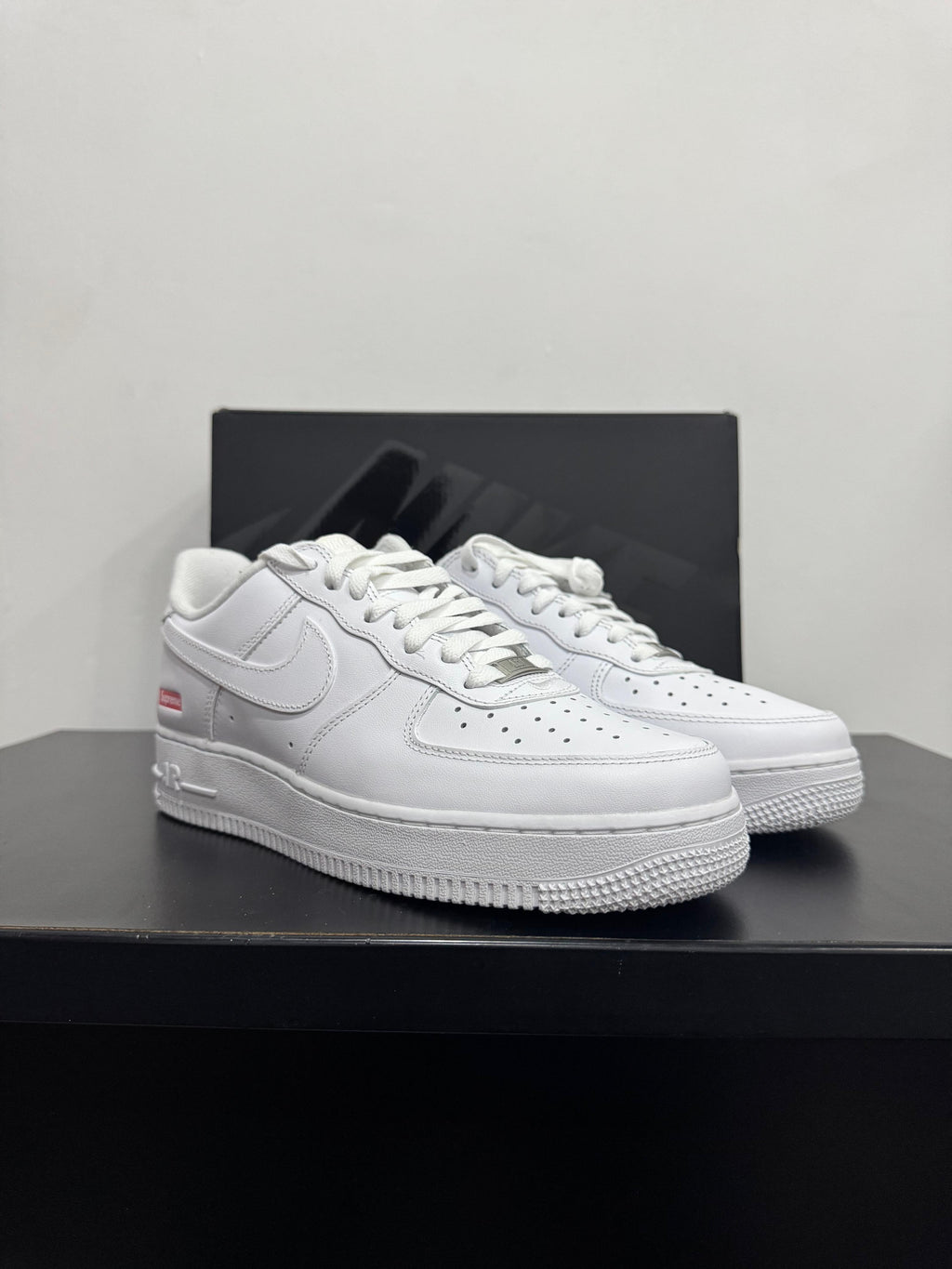 AF1 Supreme White