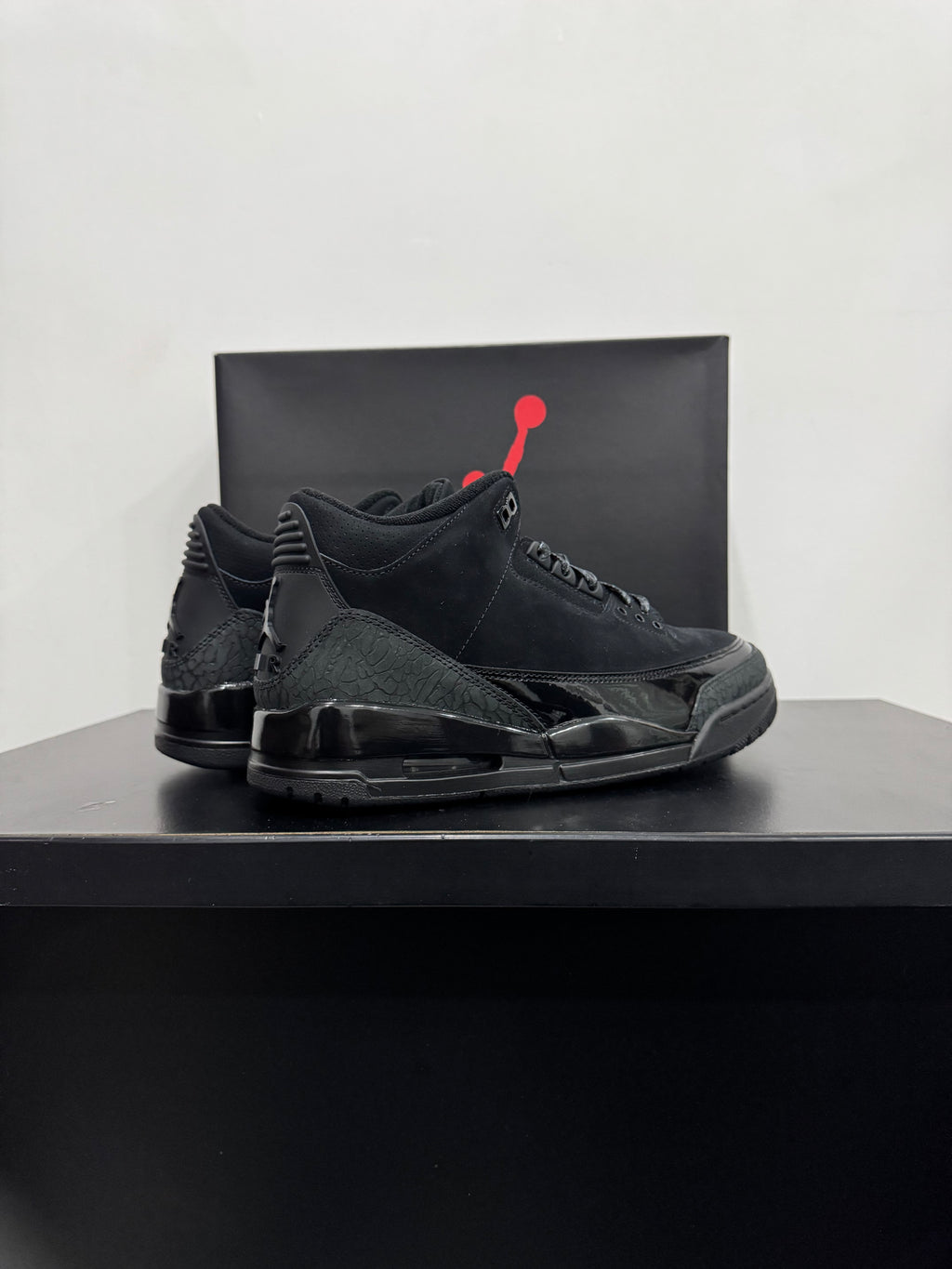 Jordan 3 Black Cat