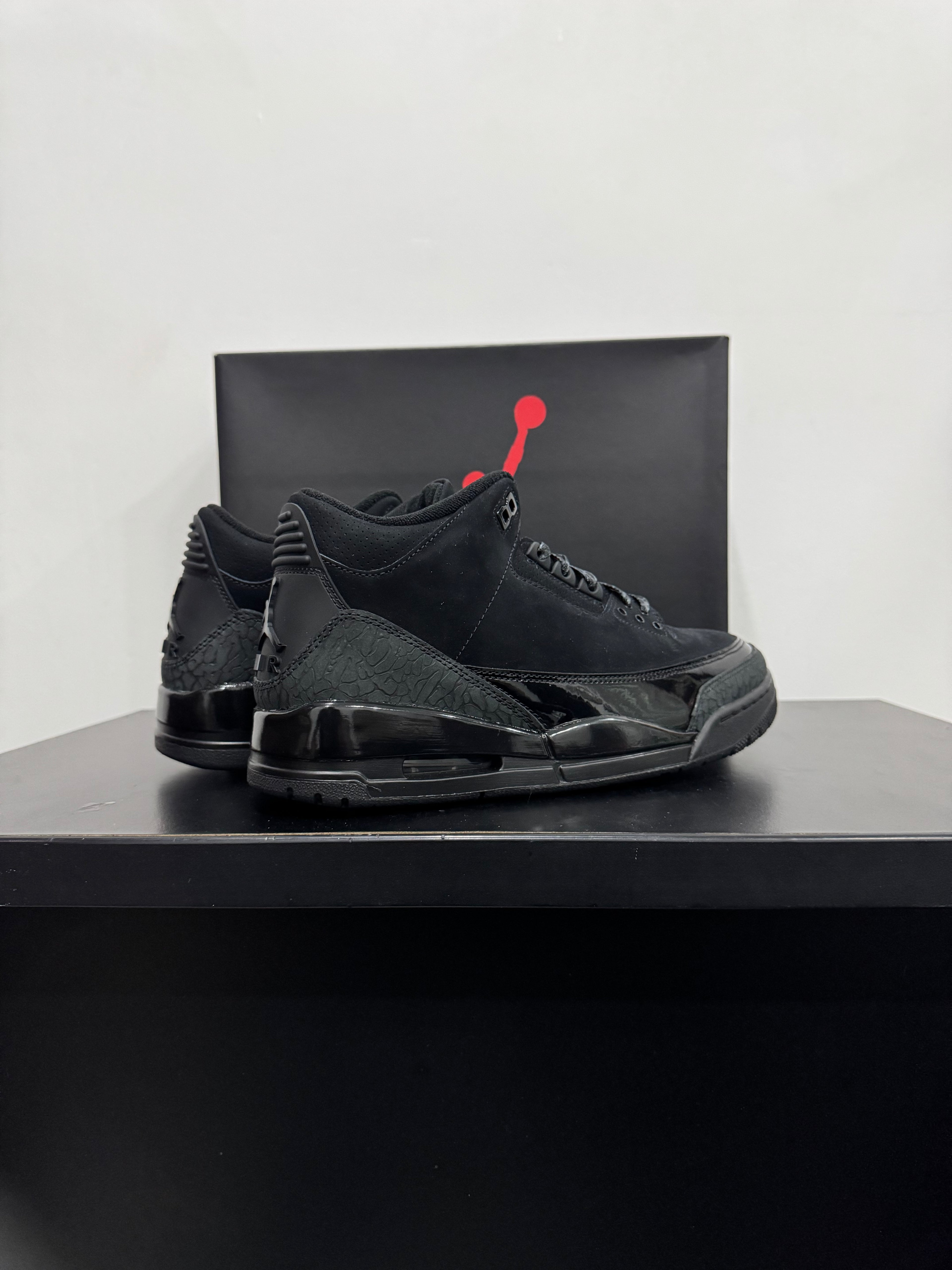Jordan 3 Black Cat