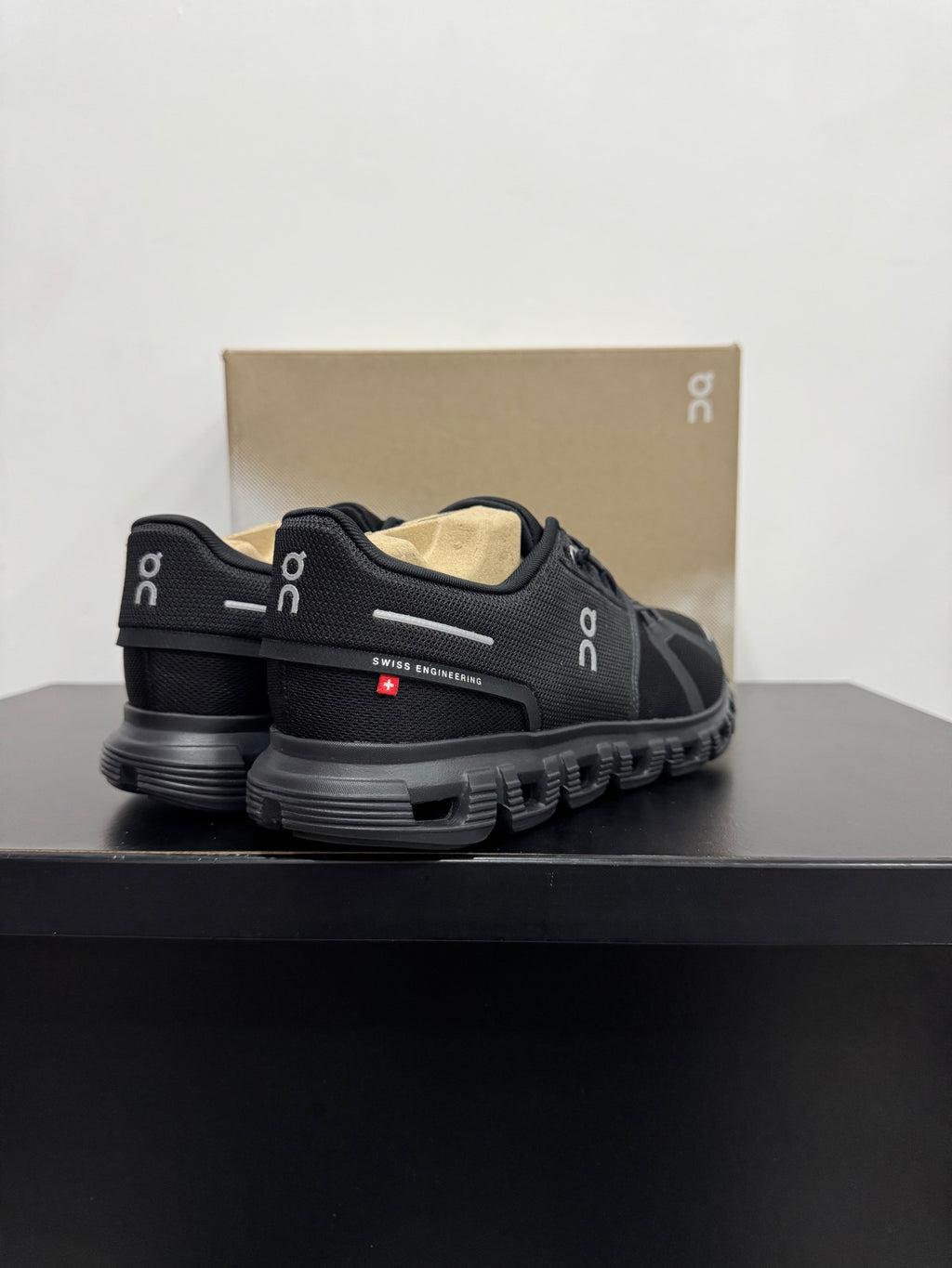 On Cloud 6 Black